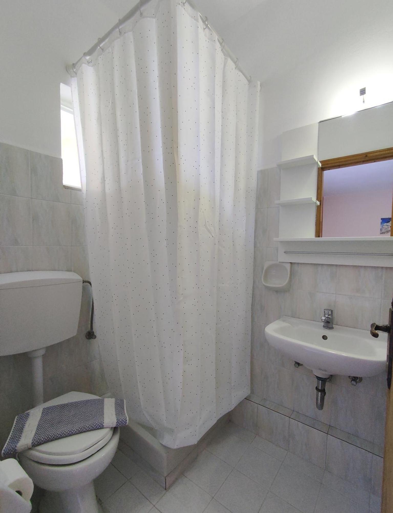 Panagiotis Studios Laganas Bilik gambar